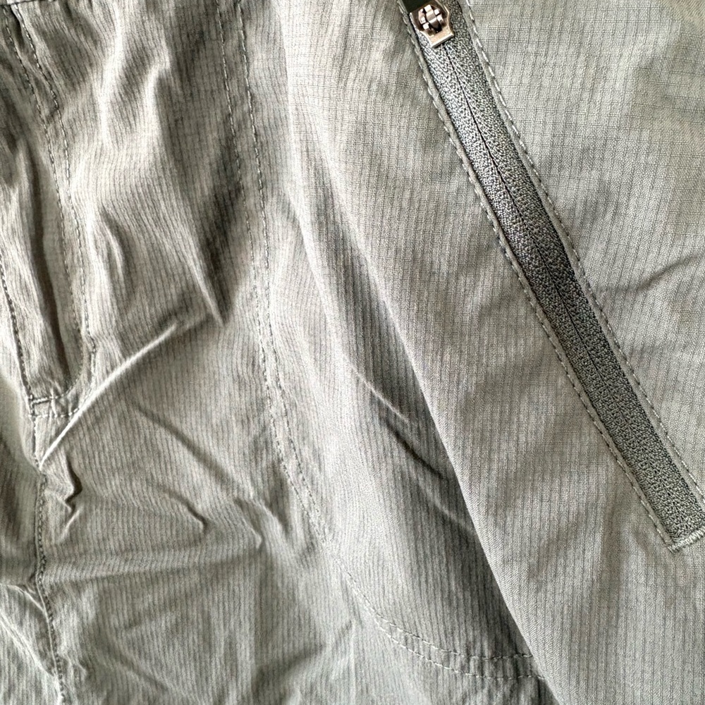 Tō Verde Olive Performance Skort XL - Picture 2 of 11